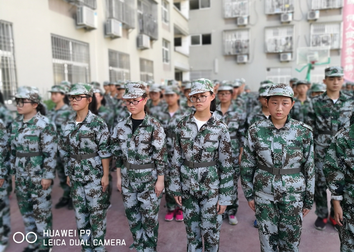 軍訓(xùn)閉營式會(huì)操表演·2017級高一年級